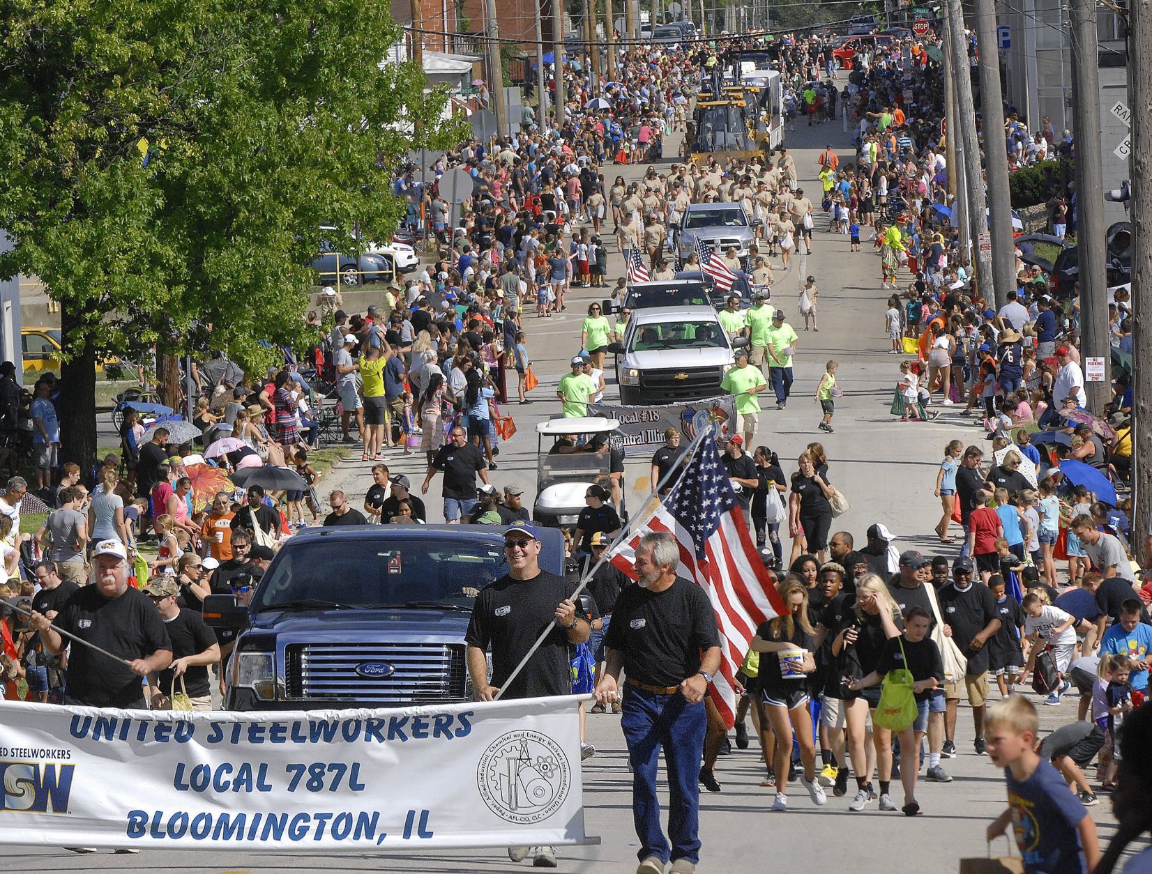 090418-blm-loc-3parade